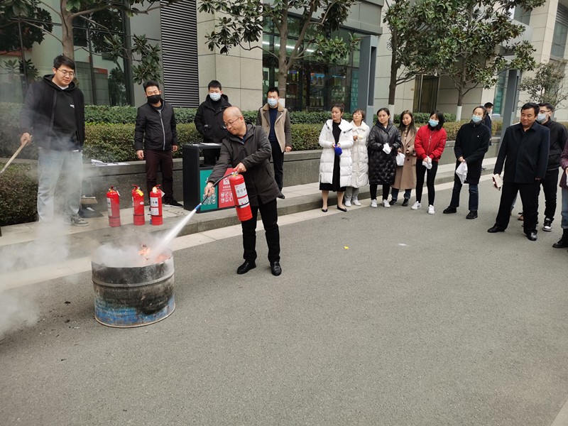 國源公司開展火災(zāi)應(yīng)急逃生演練 (3)_副本.jpg