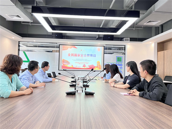 1649984384601286GVjf.jpg “全民國家安全教育日”普法活動現場照片.jpg