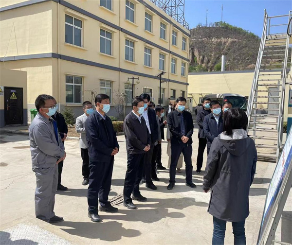 延安市委常委、市政府黨組成員張強到水環(huán)境公司子長污水處理廠調研.jpg