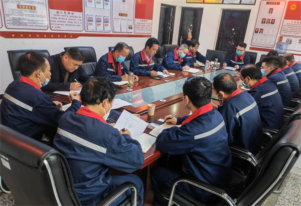 1654482050729233Df3j.jpg 鼎豐 傳達(dá)學(xué)習(xí)十四次黨代會(huì)精神.jpg