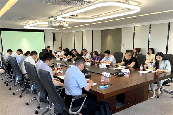 1655345995427898aKVE.jpg 陜西環(huán)保集團(tuán)與西安正合再生能源有限責(zé)任公司交流座談.jpg