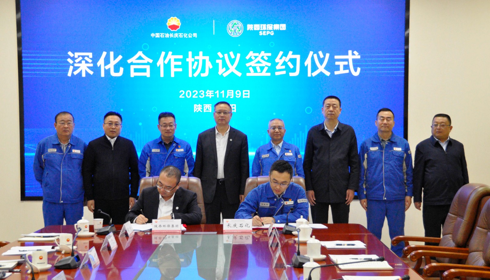 1699579934729703RTak.jpg 簽約.jpg