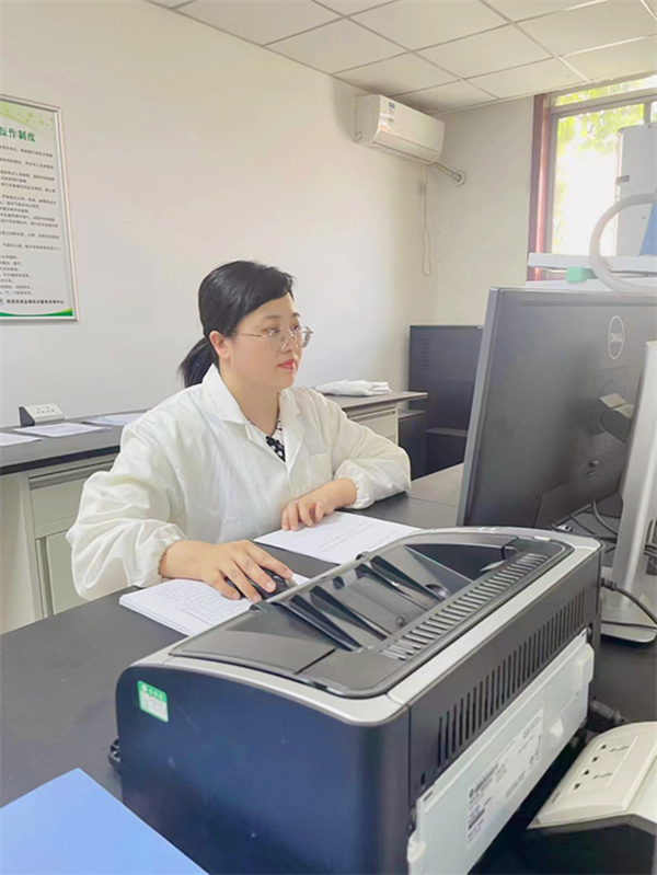 1714960617970376YDui.jpg 監測公司五一巾幗標兵.jpg