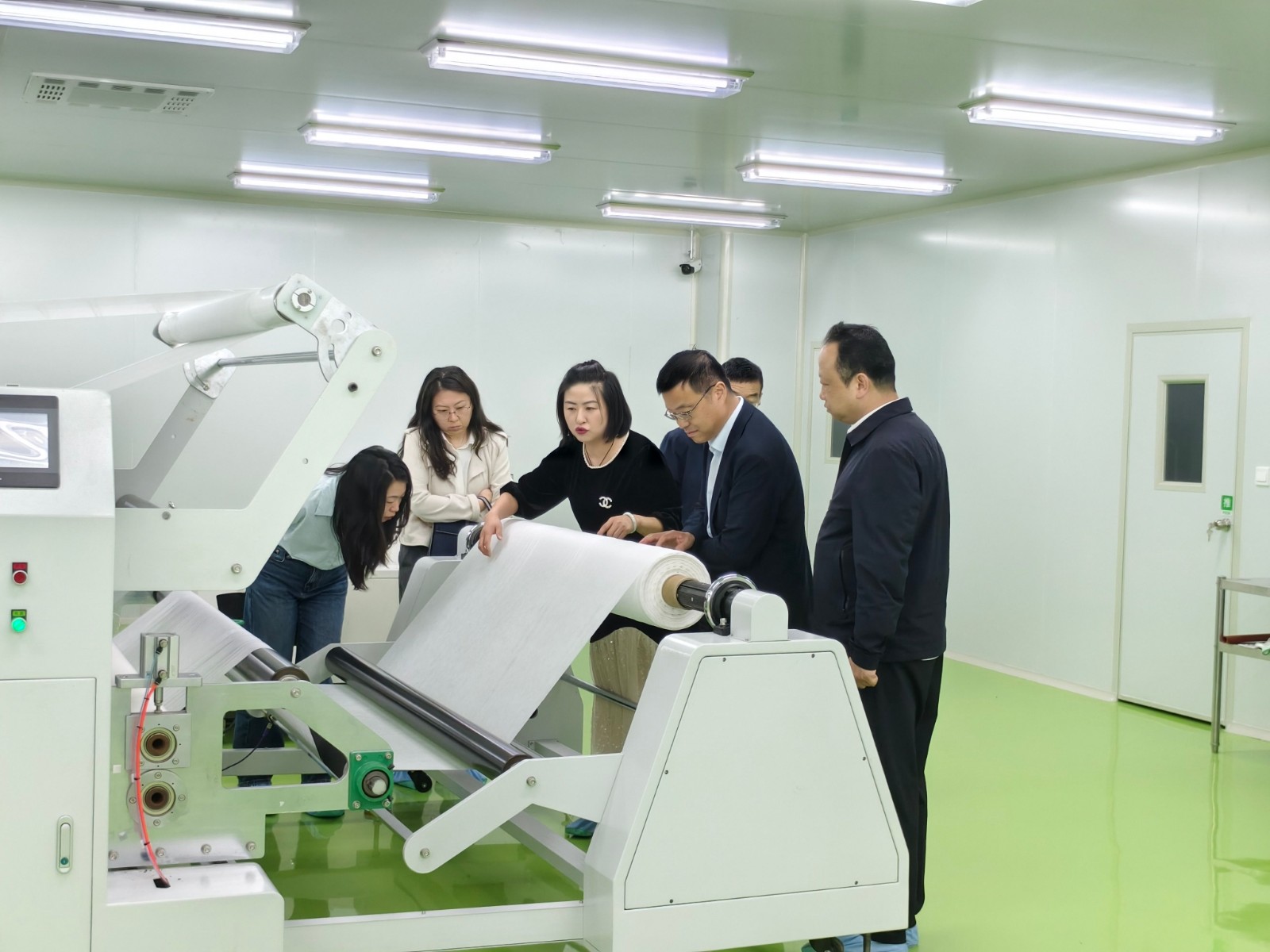 1744764931322538xNTl.jpg 照片1.jpg