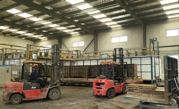 1754531320692122soTO.jpg 新能源公司繁忙生產場景_副本.jpg